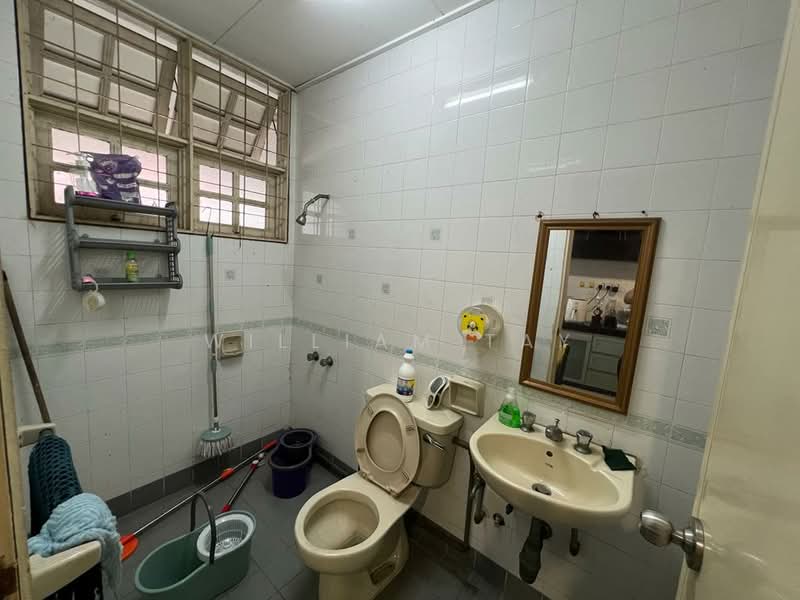 Rumah Teres 3 Tingkat untuk Dijual di Taman Suria (Johor Bahru) - William Tay - Bathroom - PropertyGuru.com.my
