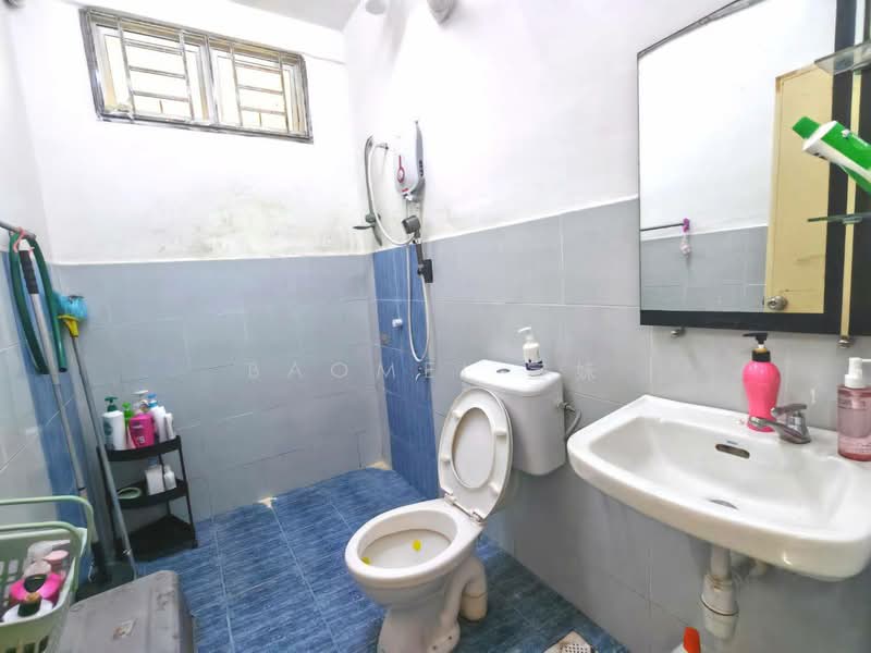 Apartment for Sale at Indah Court Apartment - baomei 宝妹 - Bathroom - PropertyGuru.com.my