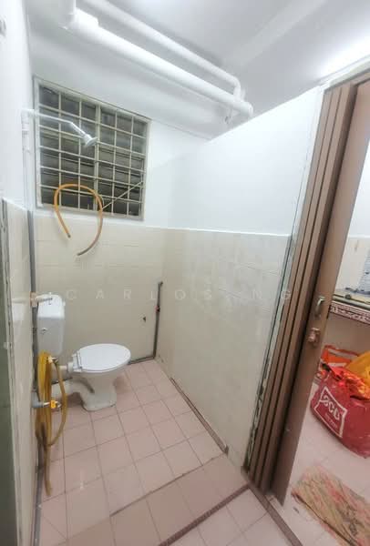 Rumah Flat untuk Disewa di Desa Mentari Flat (Block 2) - Carlos Ng - Bathroom - PropertyGuru.com.my