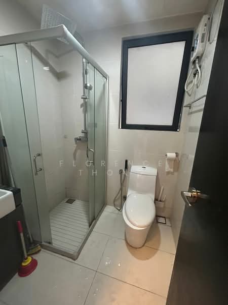 Kondominium untuk Disewa di Bay Point @ Country Garden Danga Bay - Florence Thong - Bathroom - PropertyGuru.com.my