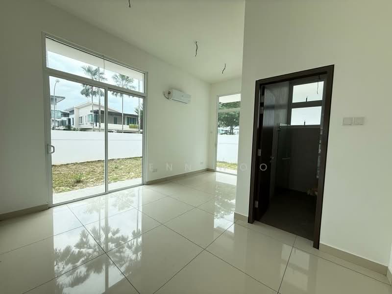 Semi-Detached House for Sale in Taman Molek (Johor Bahru) - Glenn Woo - PropertyGuru.com.my