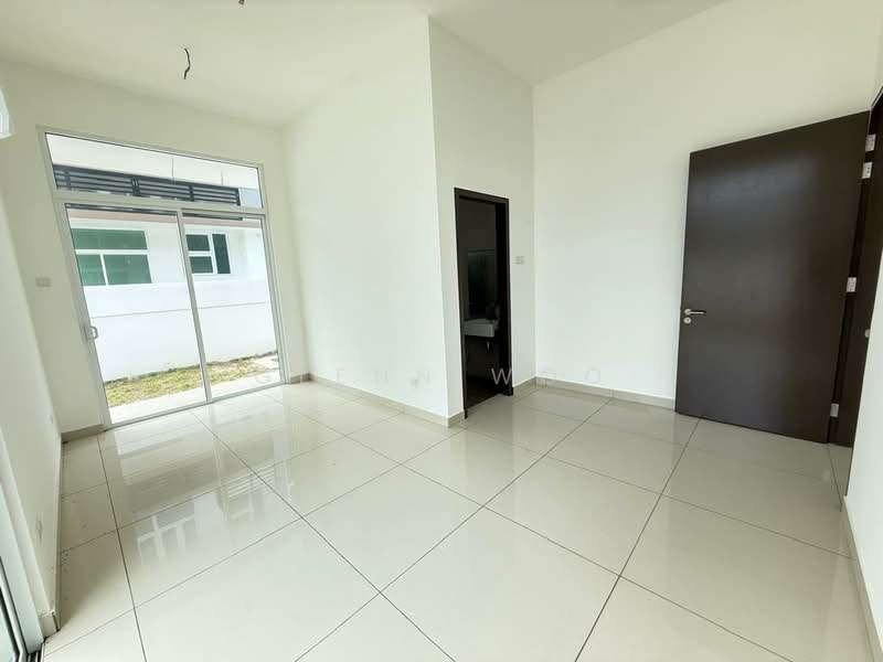 Semi-Detached House for Sale in Taman Molek (Johor Bahru) - Glenn Woo - PropertyGuru.com.my