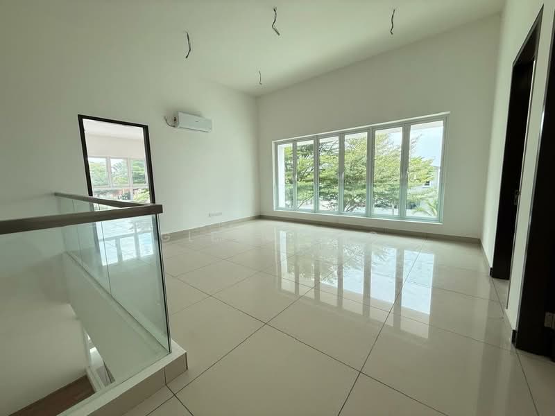 Semi-Detached House for Sale in Taman Molek (Johor Bahru) - Glenn Woo - PropertyGuru.com.my