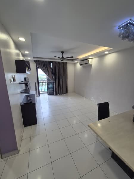 Kondominium untuk Disewa di Scott Towers @ Larkin JB - Erness Tan - Living Room - PropertyGuru.com.my