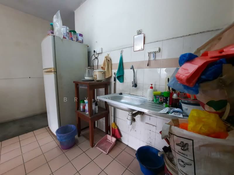 Flat for Sale at Flora Damansara Flat - Bryan Yeoh - Kitchen - PropertyGuru.com.my