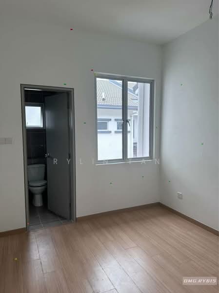 Rumah Teres 2 Tingkat untuk Dijual di Kota Bayuemas (Klang) - Rylin Tan - Bathroom - PropertyGuru.com.my