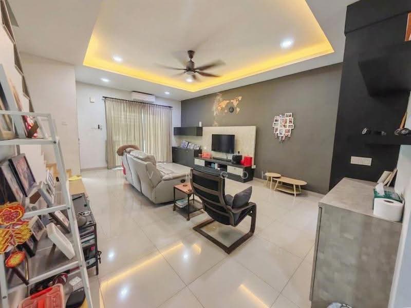 Rumah Teres 2-Tingkat untuk Dijual di Taman Putra Impiana (Puchong) - Evan Goh - Living Room - PropertyGuru.com.my