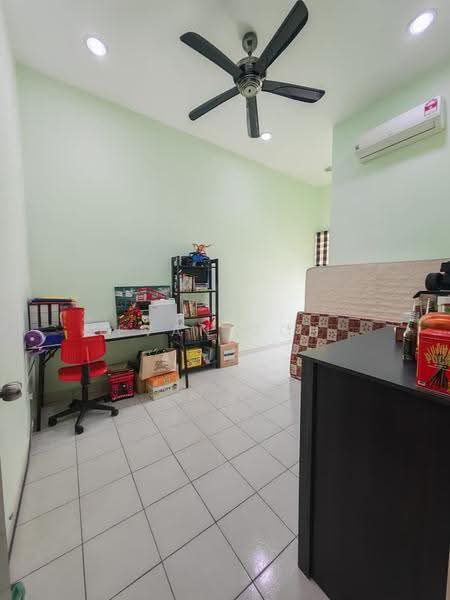 Rumah Teres 2-Tingkat untuk Dijual di Taman Putra Impiana (Puchong) - Evan Goh - Study - PropertyGuru.com.my