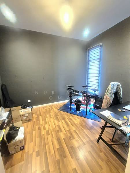 Semi-Detached House for Sale in Kuala Selangor (Selangor) - Nur Alia Omar - Study - PropertyGuru.com.my