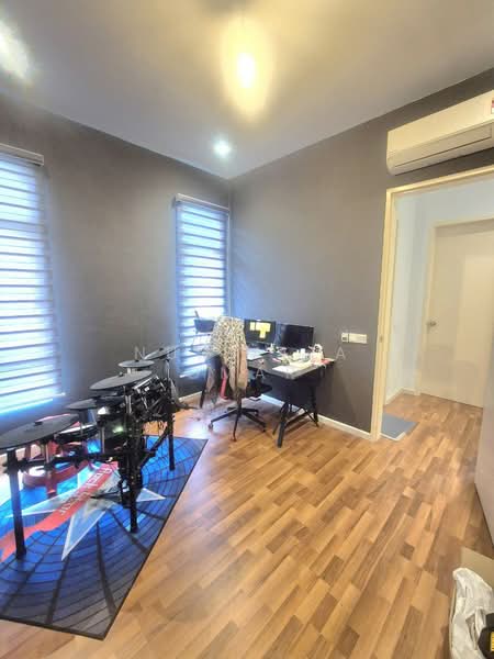 Semi-Detached House for Sale in Kuala Selangor (Selangor) - Nur Alia Omar - Study - PropertyGuru.com.my