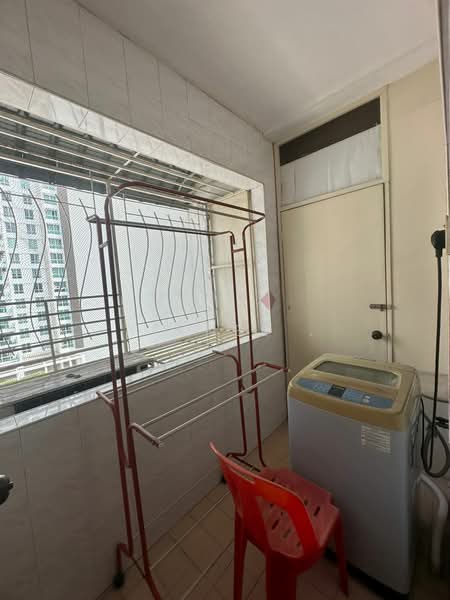 Kondominium untuk Disewa di Villa Emas - Xinnee . - Balcony - PropertyGuru.com.my