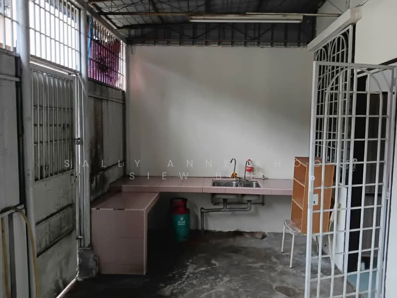 Rumah Teres 2 Tingkat untuk Disewa di Puchong (Selangor) - Sally Anne Khoo Siew bee - Kitchen - PropertyGuru.com.my