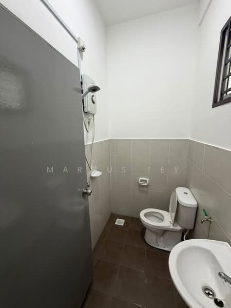 2-storey Terraced House for Sale in Taman Scientex Senai (Senai) - Marcus Tey - Bathroom - PropertyGuru.com.my