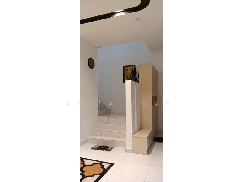 3-storey Terraced House for Sale in Tiara South (Semenyih) - Anita Omar - Entrance - PropertyGuru.com.my
