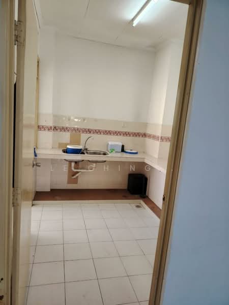 Kondominium untuk Disewa di Skudai Villa - Le Ching . - Kitchen - PropertyGuru.com.my