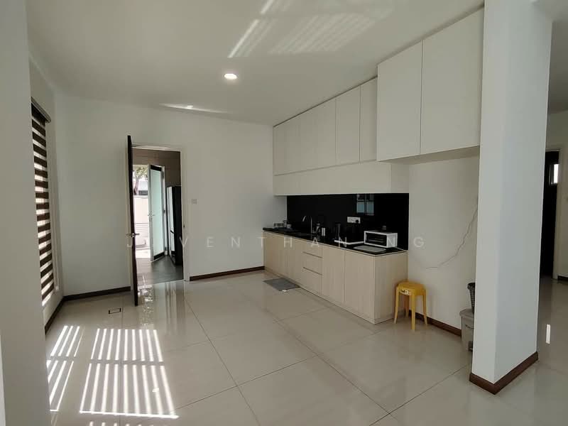Bungalow for Rent in Senibong (Permas Jaya) - Javenthan Ng - Kitchen - PropertyGuru.com.my