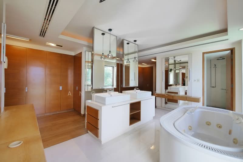 Bungalow House untuk Dijual di Taman U Thant (Ampang) - Angela Lee - Bathroom - PropertyGuru.com.my
