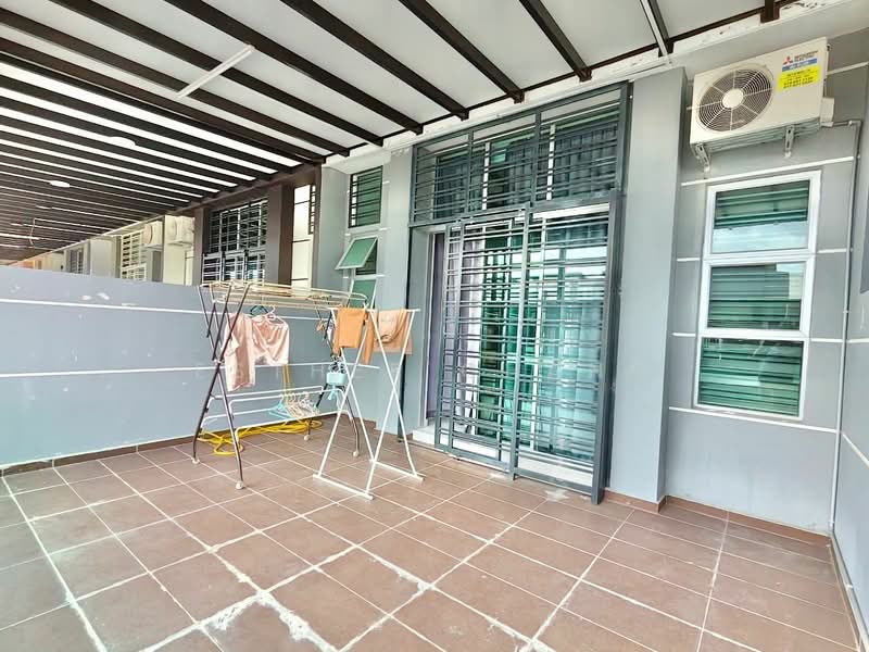 2-storey Terraced House for Sale in Taman Pulai Jaya (Kulai) - Esther Chang - Balcony - PropertyGuru.com.my