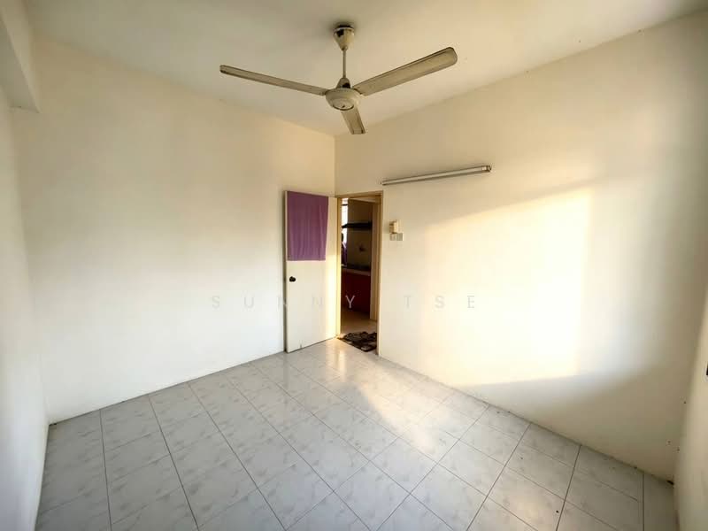 Rumah Flat untuk Dijual di Lucky Garden - Sunny Tse - PropertyGuru.com.my