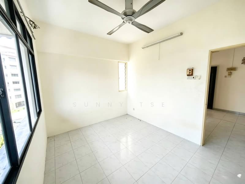 Rumah Flat untuk Dijual di Lucky Garden - Sunny Tse - PropertyGuru.com.my
