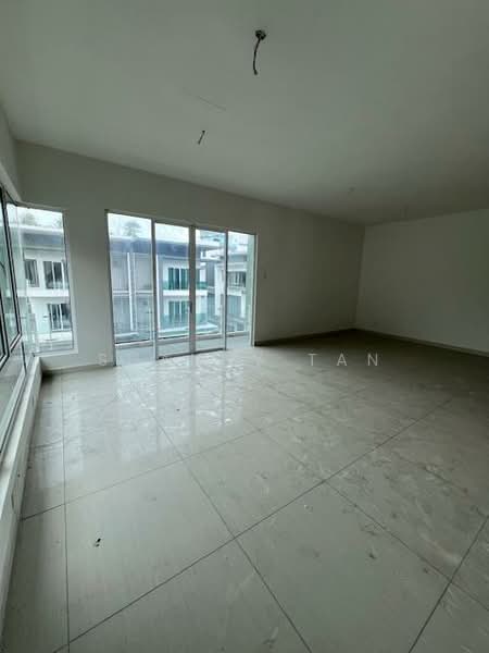 Rumah Berkembar untuk Dijual di Bandar Sungai Long (Selangor) - Shanny Tan - Living Room - PropertyGuru.com.my