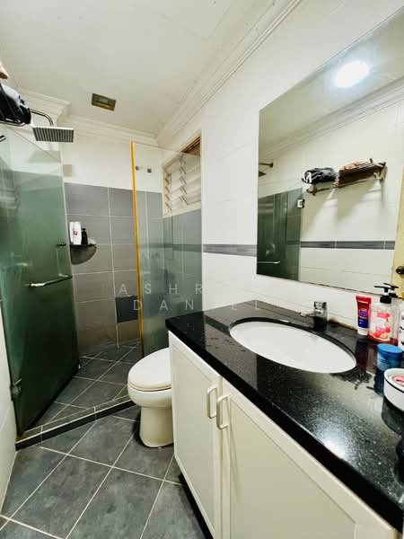 2.5-storey Terraced House for Sale in Bandar Sri Damansara (Selangor) - Ashraff Daniel - Bathroom - PropertyGuru.com.my