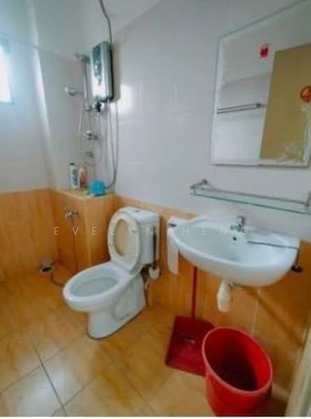 Rumah Teres 2 Tingkat untuk Disewa di Taman Ehsan Jaya (Ulu Tiram) - Evelyn Heng - Bathroom - PropertyGuru.com.my