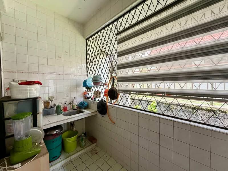 2-storey Terraced House for Sale in Tampoi (Johor) - Azlan Ismail aiproperty - Kitchen - PropertyGuru.com.my