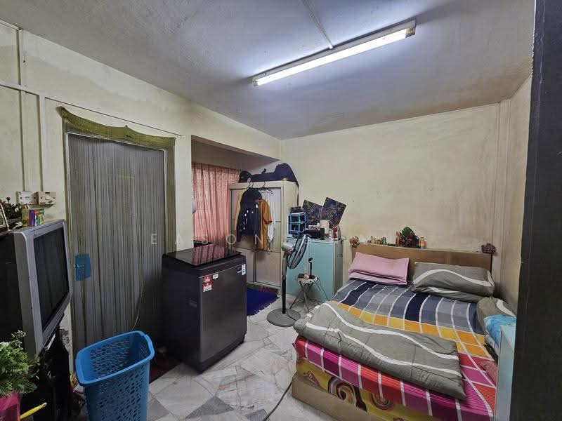 Apartment for Sale at Pandan Lake View - Eason Chan - Bedroom - PropertyGuru.com.my