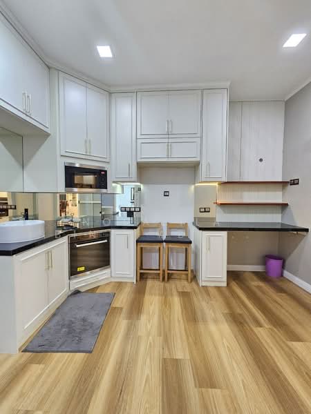 2.5-storey Terraced House for Sale in Bukit Jelutong (Shah Alam) - Norazila Binti Abdul Rahim - Kitchen - PropertyGuru.com.my