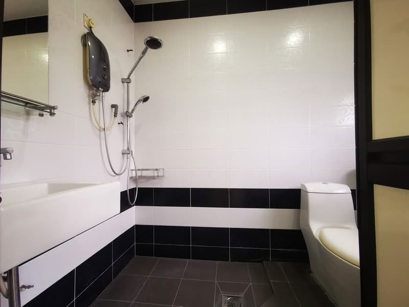 Rumah Teres 2 Tingkat untuk Dijual di Taman Sri Rampai (Wangsa Maju) - PeiGee . - Bathroom - PropertyGuru.com.my