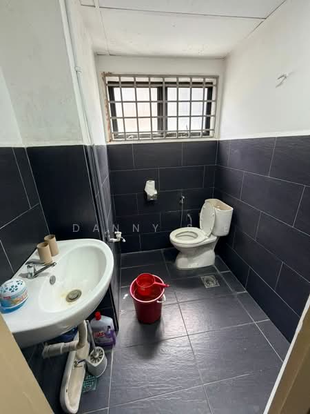 Shop / Office for Rent in Bandar Baru Uda (Tampoi) - Danny See - Bathroom - PropertyGuru.com.my