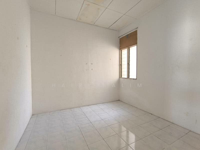 1-storey Terraced House for Sale in Bandar Mahkota Banting (Tanjong Duabelas) - Hairi Halim - PropertyGuru.com.my