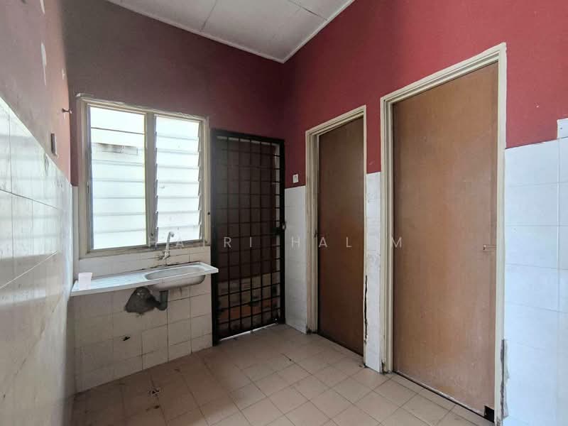 1-storey Terraced House for Sale in Bandar Mahkota Banting (Tanjong Duabelas) - Hairi Halim - PropertyGuru.com.my