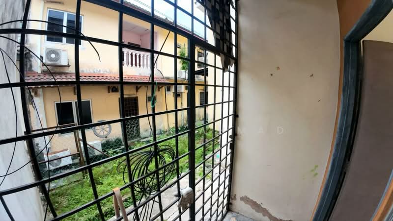 Rumah Teres 2 Tingkat untuk Dijual di Taman Lestari Putra (Seri Kembangan) - Azira Ahmad - Exterior - PropertyGuru.com.my