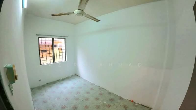 Rumah Teres 2 Tingkat untuk Dijual di Taman Lestari Putra (Seri Kembangan) - Azira Ahmad - Interior - PropertyGuru.com.my