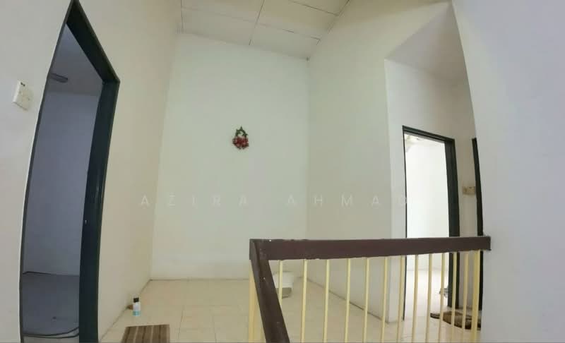 Rumah Teres 2 Tingkat untuk Dijual di Taman Lestari Putra (Seri Kembangan) - Azira Ahmad - Interior - PropertyGuru.com.my