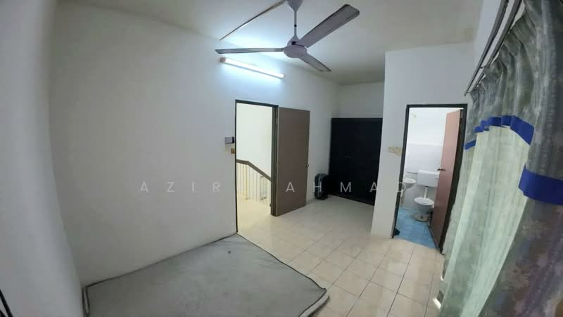 Rumah Teres 2 Tingkat untuk Dijual di Taman Lestari Putra (Seri Kembangan) - Azira Ahmad - Interior - PropertyGuru.com.my