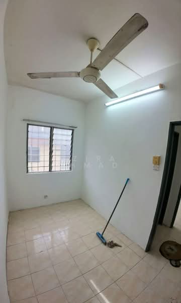 Rumah Teres 2 Tingkat untuk Dijual di Taman Lestari Putra (Seri Kembangan) - Azira Ahmad - Interior - PropertyGuru.com.my