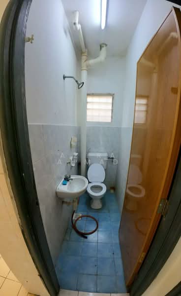 Rumah Teres 2 Tingkat untuk Dijual di Taman Lestari Putra (Seri Kembangan) - Azira Ahmad - Bathroom - PropertyGuru.com.my