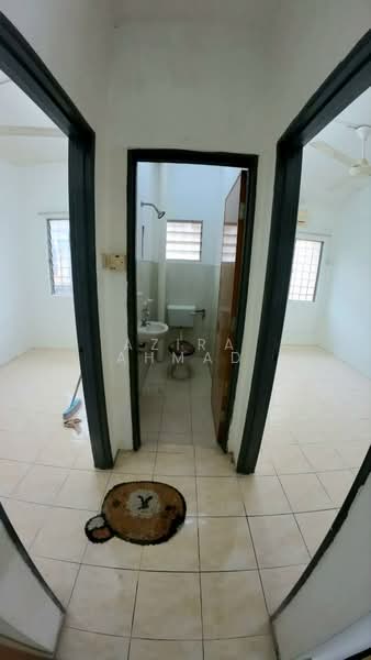 Rumah Teres 2 Tingkat untuk Dijual di Taman Lestari Putra (Seri Kembangan) - Azira Ahmad - Bathroom - PropertyGuru.com.my
