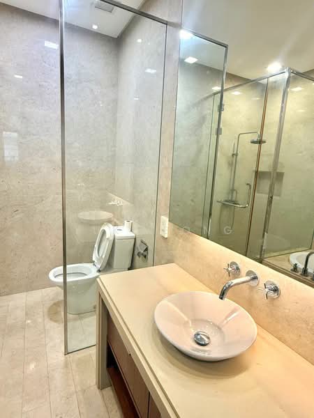 Servis Apartment untuk Disewa di Straits Quay (The Suites at Waterside) - Yuki Bong - Bathroom - PropertyGuru.com.my