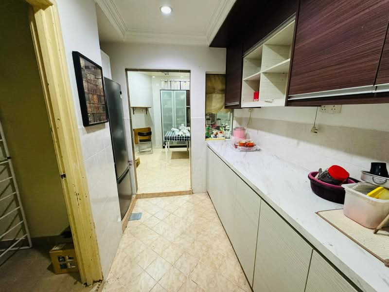 Rumah Teres 2 Tingkat untuk Dijual di Bukit Jelutong (Shah Alam) - Nazrin Hakimin - Kitchen - PropertyGuru.com.my