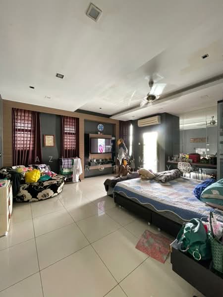 Semi-Detached House for Sale in Taman Pulai Bayu (Skudai) - Azlan Ismail aiproperty - Living Room - PropertyGuru.com.my