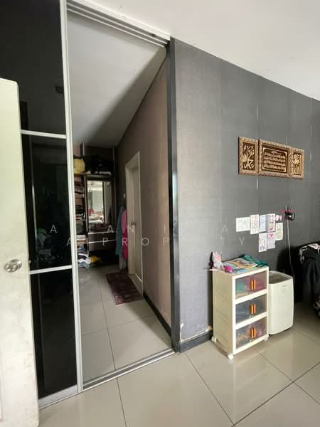 Semi-Detached House for Sale in Taman Pulai Bayu (Skudai) - Azlan Ismail aiproperty - Interior - PropertyGuru.com.my