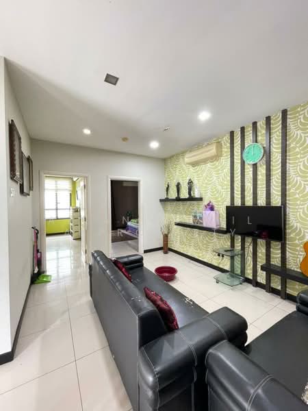 Semi-Detached House for Sale in Taman Pulai Bayu (Skudai) - Azlan Ismail aiproperty - Living Room - PropertyGuru.com.my