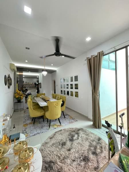 Semi-Detached House for Sale in Taman Pulai Bayu (Skudai) - Azlan Ismail aiproperty - Dining Room - PropertyGuru.com.my