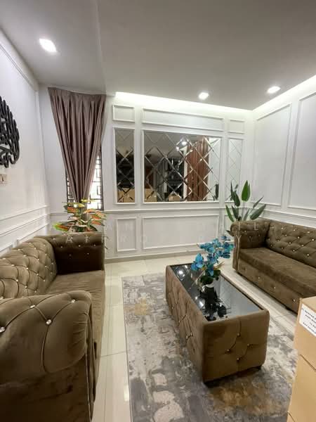 Semi-Detached House for Sale in Taman Pulai Bayu (Skudai) - Azlan Ismail aiproperty - Living Room - PropertyGuru.com.my