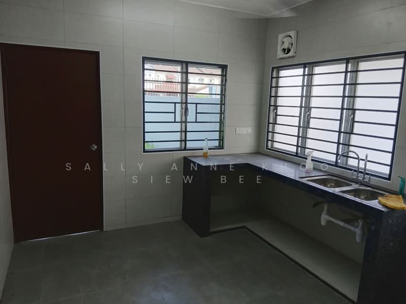 2-storey Terraced House for Sale in Seksyen 3, Taman Kinrara (Puchong) - Sally Anne Khoo Siew bee - Kitchen - PropertyGuru.com.my
