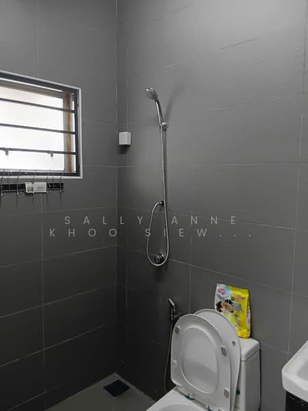 2-storey Terraced House for Sale in Seksyen 3, Taman Kinrara (Puchong) - Sally Anne Khoo Siew bee - Bathroom - PropertyGuru.com.my